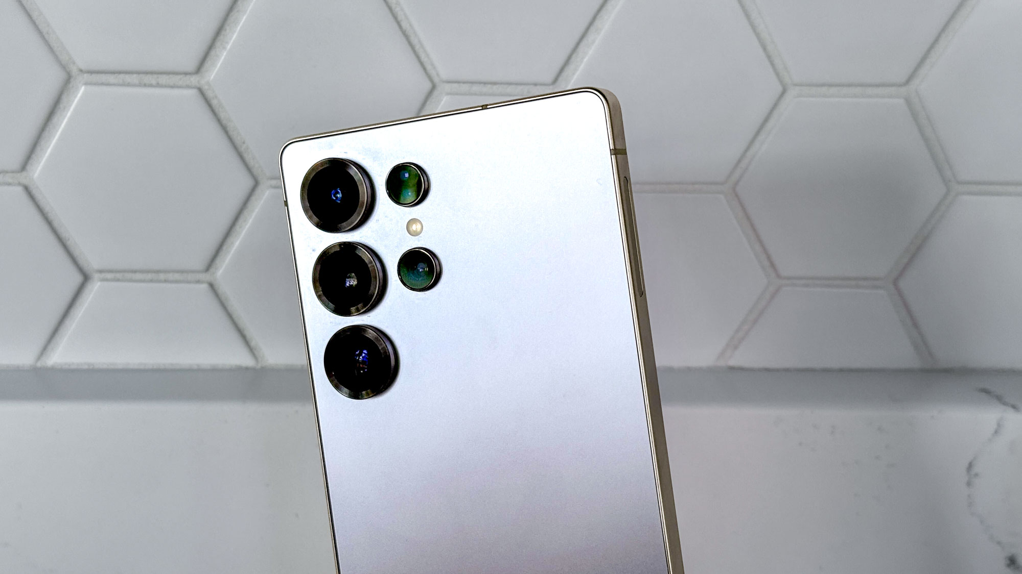 گلکسی S26 اولترا با ارتقاء چشمگیر دوربین‌ها: بازگشت دیافراگم متغیر و زوم رویایی